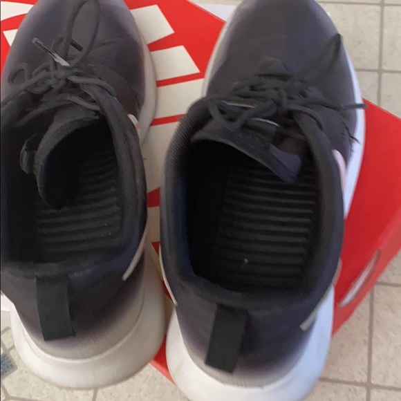 WMNS NIKE ROSHERUN PRINT - Picture 4 of 4